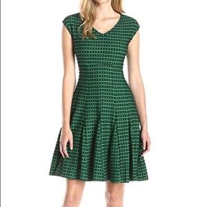 Taylor Dresses Empire Waist Green Black Size 10 Fit Flare Dress